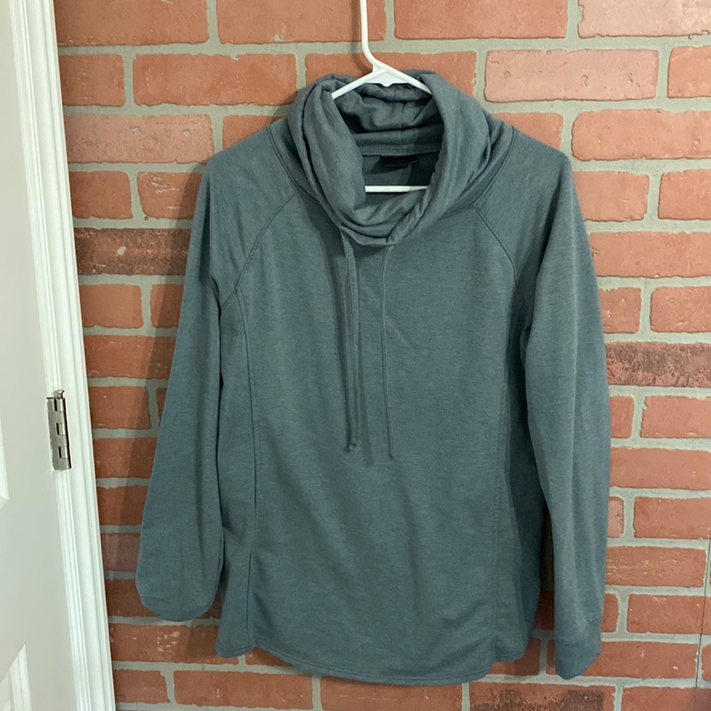 Turtle neck sweatshirt